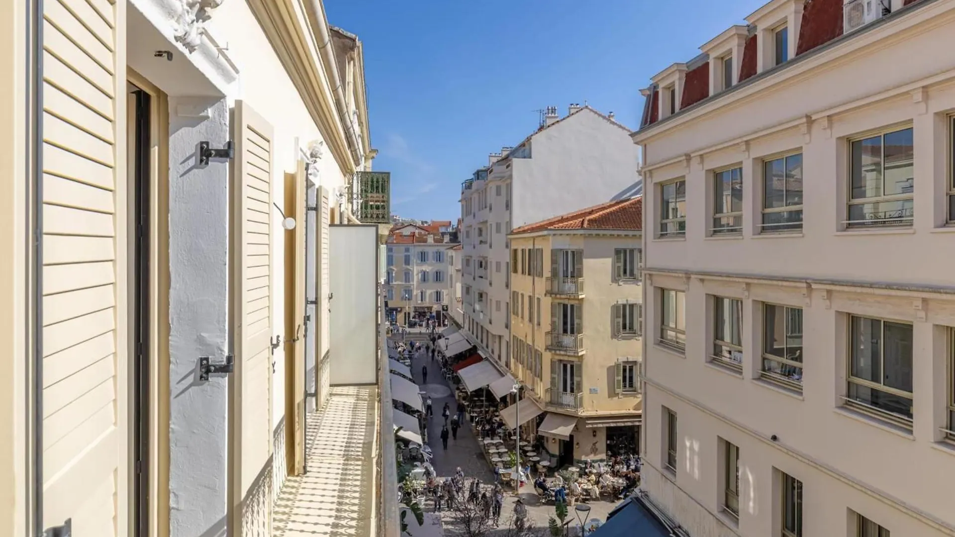 Ref 1993 - Cannes Center Renovated Apartment