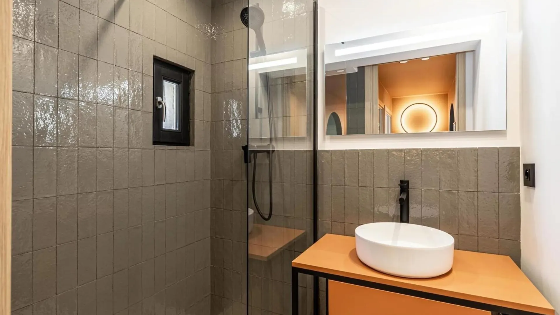 Ref 1993 - Cannes Center Renovated Apartment 0*,  Франция