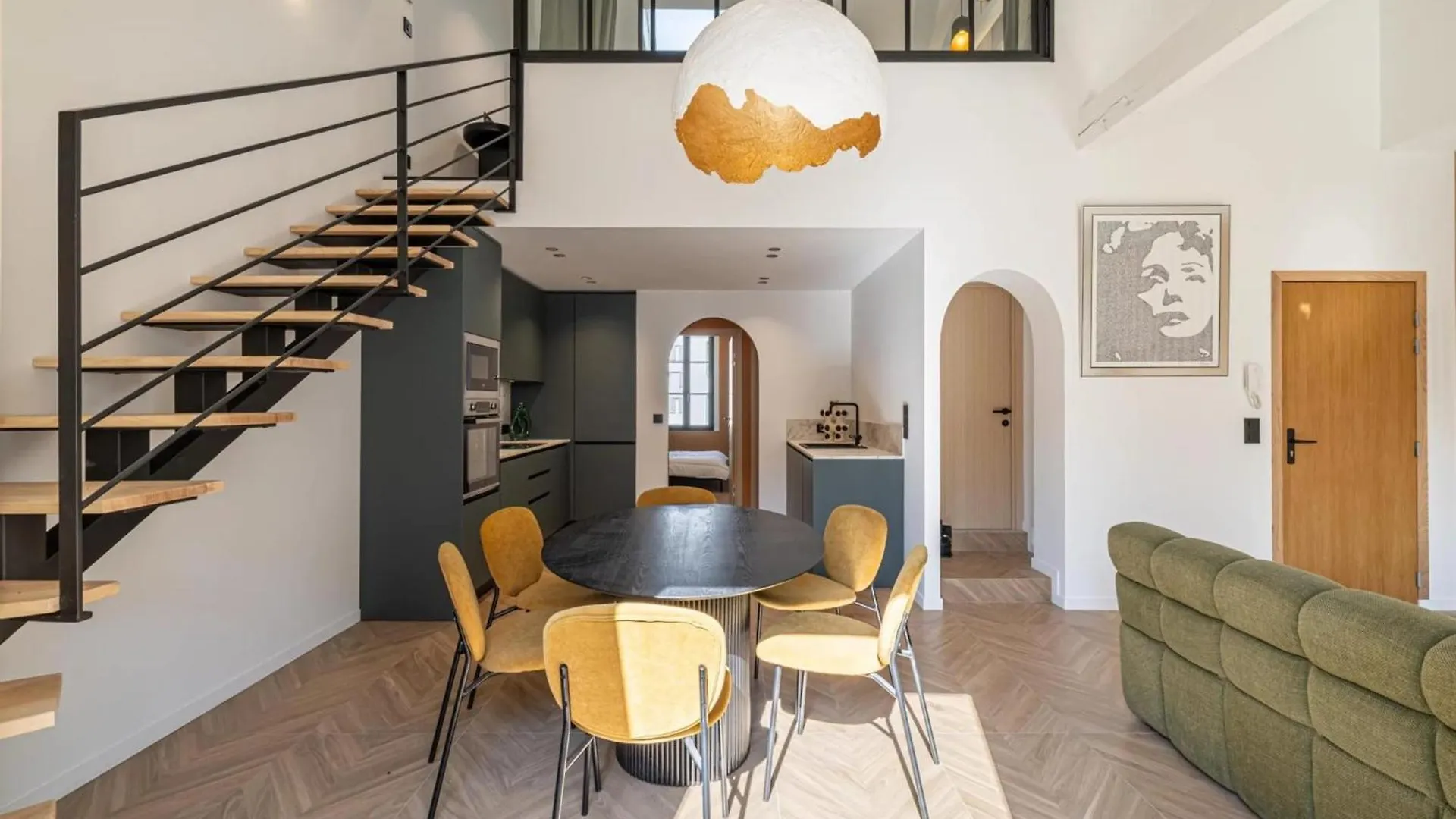 Ref 1993 - Cannes Center Renovated Apartment